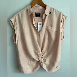 ABERCROMBIE & FITCH blush blouse.   SIZE L